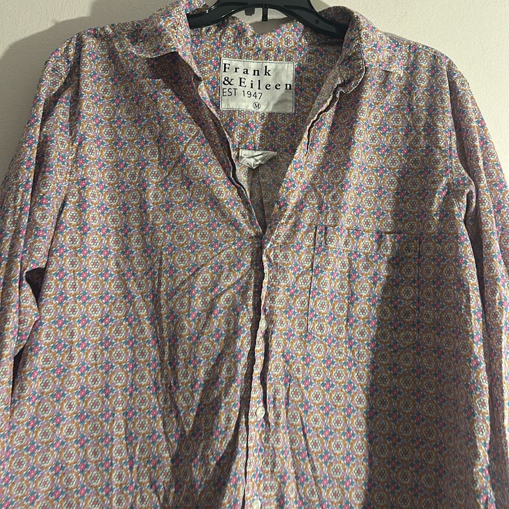 Frank & Eileen Joedy Liberty Woven Button Up Top in Purple Pink Floral Medium - Picture 4 of 6